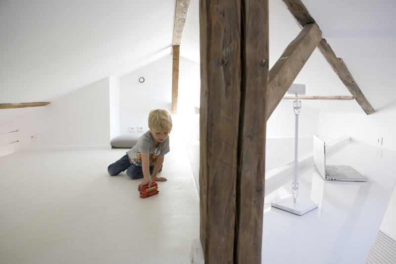 UNIT 3 _+ sharmily guyot _(c) emmanuelle blanc 